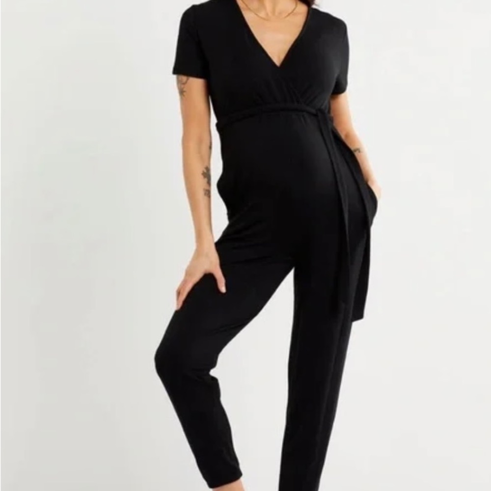 🌼A Pea in the Pod🌼 maternity jumpsuit